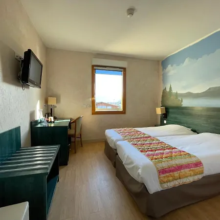 Hotel La Tour D'ivoire 3*